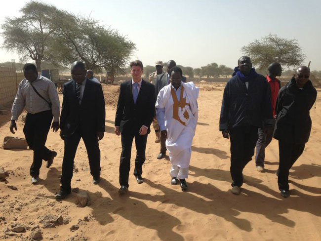 Ortsbegehung in Mourdiah - Mali mit Ex-Präsident Dioncounda Traoré