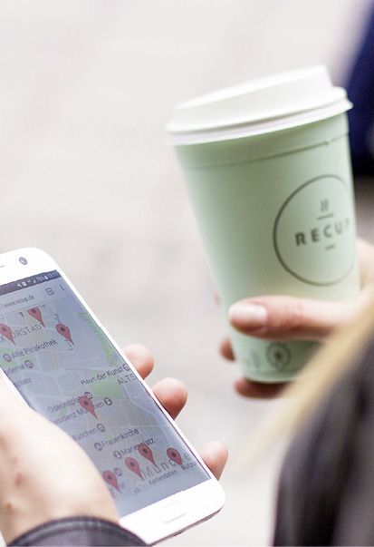 Mehrweg-Kaffeebecher sind voll im Trend. Per App findet man alle Annahmestellen. © RECUP