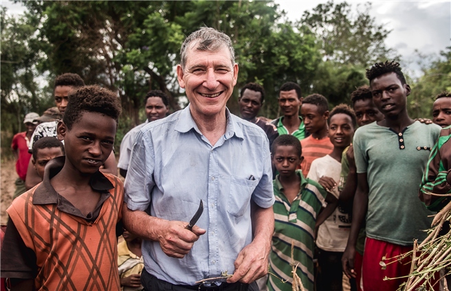 Agrarforstwirtschaft stärkt Kleinbauern: Der 'Waldmacher' Tony Rinaudo wurde vergangenes Jahr mit dem Alternativen Nobelpreis ­ausgezeichnet. © Suzy Sainovski