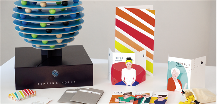 `Tipping Point` von Julia König – Ein satirisches Konsumspiel, das sich mit der Intention-Behavior-Gap beschäftigt. 