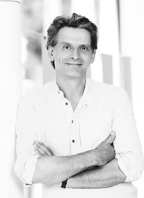 Martin Haas gründete gemeinsam mit David Cook und Stephan ­Zemmrich das Architekturbüro haascookzemmrich ­STUDIO2050. Mit dem Ziel, menschen- und umweltfreundliche Lösungen zu entwerfen, arbeitet das Studio an Stadtplanungs- und Architekturprojekten weltweit. © Haas