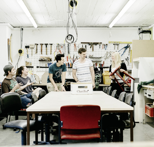 Unterrichtsgeschehen an der ecosign/Akademie für Gestaltung – ein Ort an dem nachhaltige Ideen kreativ umgesetzt werden. © Ian Ehm, ecosign/Akademie für Gestaltung