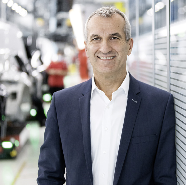 Albrecht Reimold absolvierte eine Ausbildung zum Werkzeugmacher und erlangte anschließend den Abschluss als Diplom-Ingenieur Produktionstechnik. Nach diversen Stationen in der Automobilindustrie wurde er 2016 Mitglied des Vorstandes Produktion und Logistik der Dr. Ing. h.c.F. Porsche AG, Stuttgart. © Porsche AG
