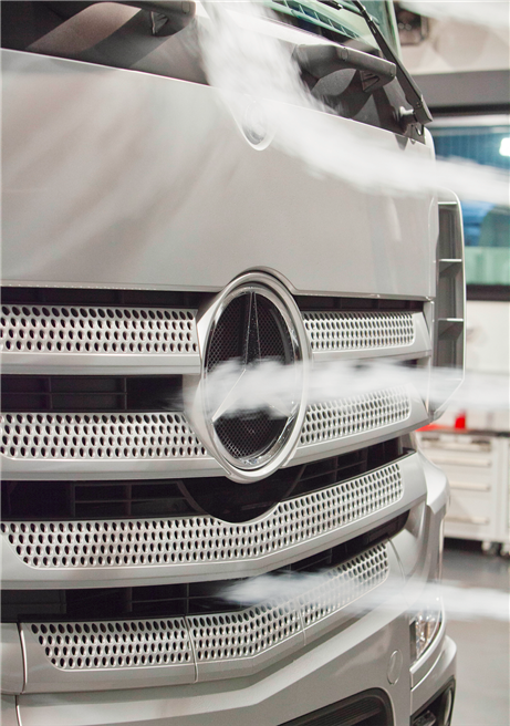 Der stromlinienförmige Aerodynamics Truck von Daimler trotzt allen Winden. © Daimler 