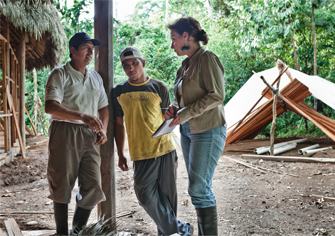 Siebzig Jahre und unermüdlich: Die Hälfte ihres bisherigen Lebens hat die erfolgreiche Verlegerin Mascha Kauka ihrem engagiertem Kampf für den Erhalt des ecuadorianischen Regenwaldes gewidmet. © Barbara Dombrowski