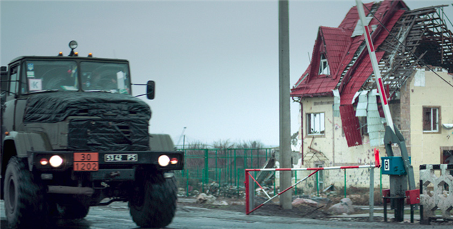 Am Beispiel der Ukraine zeigt der Film den Zusammenhang zwischen Öl und Krieg. Foto: © change Filmverleih