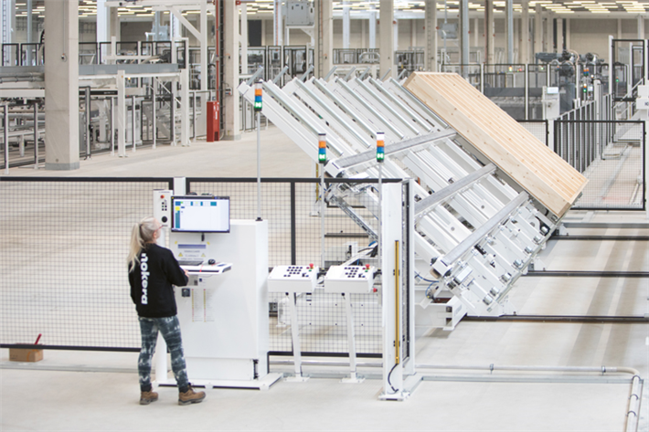 Die serielle Verarbeitung im Werk verkürzt die Bauzeit vom Spatenstich bis zur Fertigstellung enorm: Von einem Jahr auf drei Monate. © Nokera