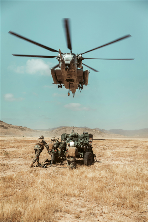 Militär in der Klimapolitik: Im Kyoto-Protokoll sind militärische Emissionen ausgenommen. Im Pariser Klimaabkommen werden sie nicht explizit erwähnt und sind nur freiwillig meldepflichtig. De facto existiert keine vollständige internationale Statistik über militärische Emissionen. &copy; Joel Rivera Camacho, unsplash.com