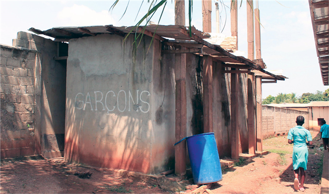 ... Wasserversorgung, der Sanitäranlagen und der Hygiene-Schulung in ländlichen Regionen Kameruns. © Ingenieure ohne Grenzen