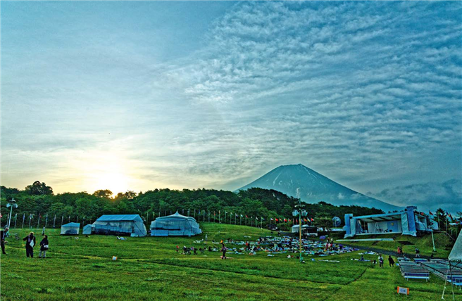 Mitte Mai 2015 fand zu Füßen des Mount Fuji eine bemerkenswerte Versammlung statt. © Tatsuru Nakayama