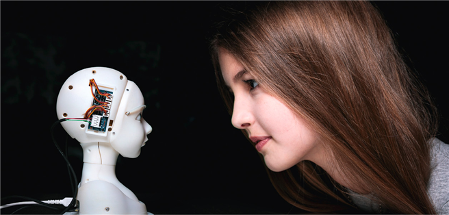 Noch sind die künstlichen neuronalen Netzwerke dem menschlichen Gehirn unterlegen, doch Forscher arbeiten stetig an immer komplexeren Systemen. Bald wird künstliche Intelligenz unser Leben bereichern – oder bestimmen... © vog.photo