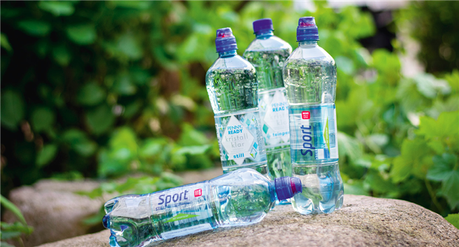 Plastik Flaschen aus 100 Prozent Rezyklat © REWE Group