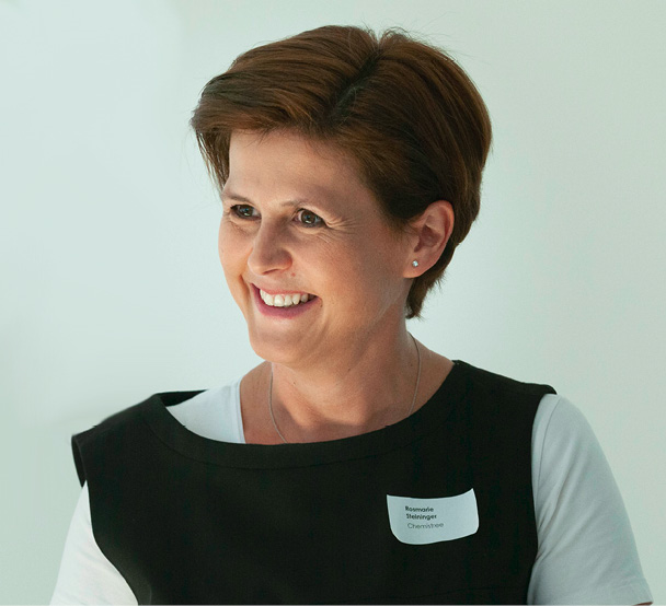 Molkereien achten streng auf die Qualität ihrer Lieferanten. Wie steht es damit bei Anbietern und Nutzern von Algorithmen und künstlicher Intelligenz? Rosmarie Steininger arbeitet dazu an der KI-Strategie der Bundesregierung. © Chemistree