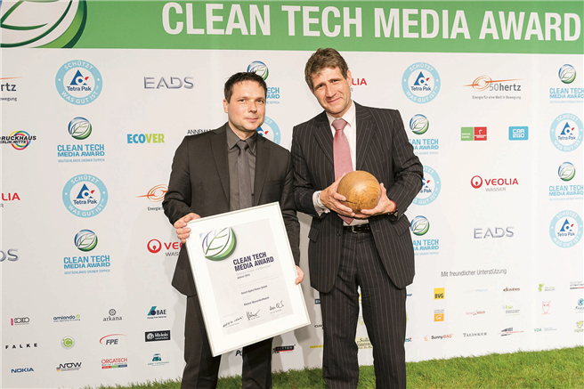 Dr. Karl Reinhardt Kolmsee (rechts), Geschäftsführer Smart Hydro Power auf dem Clean Tech Media Award. © Green Tech-Awards