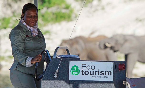 Safari für Öko-Touristen durch den KAZA-Nationalpark in Botswana. © Eco Tourism Botswana