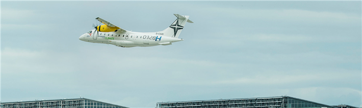 Das Kurzstreckenflugzeug Dornier 328. Mit wasserstoffelektrischem Antrieb soll es künftig bis zu 40 Geschäftsreisende schnell und nachhaltig zum nächsten Termin bringen und dafür Regionalflughäfen bevorzugen. © STR Airport/H2Fly