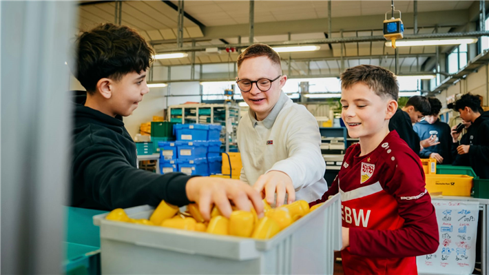U-14-Mannschaft vom VfB Stuttgart zu Gast in den Neckartalwerkstätten &copy; 2026, Porsche AG