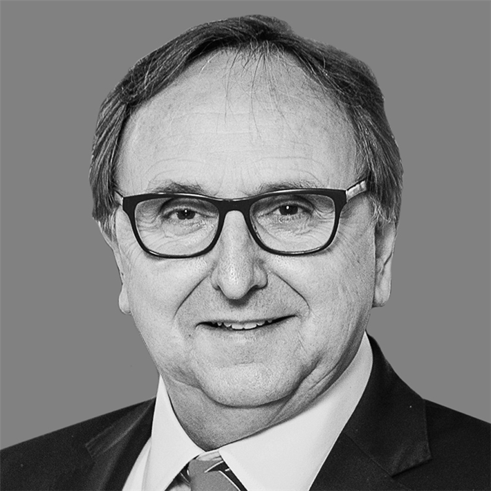 Walter Schoefer, Sprecher der Geschäftsführung der Flughafen Stuttgart GmbH und Mitglied im Aufsichtsrat der Baden-Airpark GmbH © Porsche