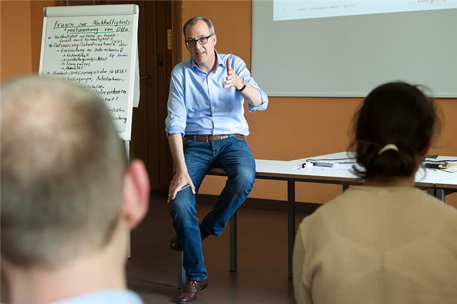 Prof. Merck von der OTTO Group, einer der renommierten Dozenten des Zertifikatskurses . Foto: S.Hermannsen