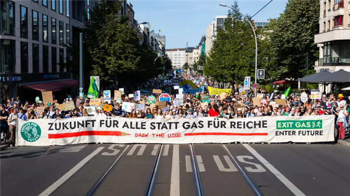 &copy; Fridays for Future