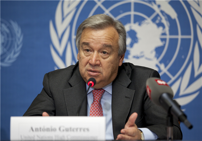 Der Hohe Kommissar der Vereinten Nationen für Flüchtlinge António Guterres wird mit dem diesjährigen Ehrenpreis des Deutschen Nachhaltigkeitspreises ausgezeichnet. © Eric Bridiers 