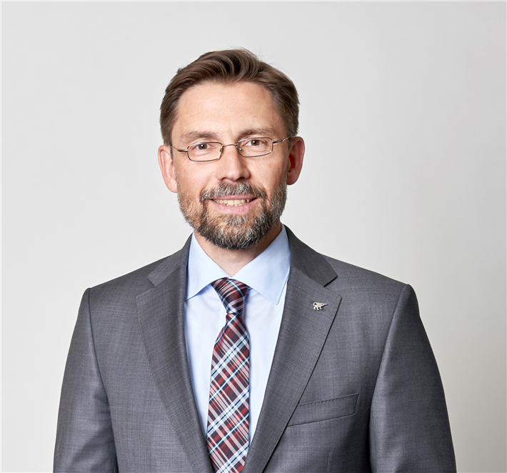 Der diplomierte Volkswirtschaftler David Südi ist seit 1996 bei Struktur Management Partner tätig. © Struktur Management Partner