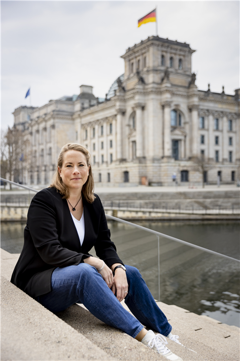 Dr. Katharina Reuter, Geschäftsführerin des Bundesverbands Nachhaltige Wirtschaft, freut sich über den Etappensieg. © Jörg Farys