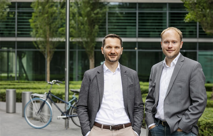 Marco Hinz (Chief Operating Officer) und Oliver Schimek (Chief Executive Officer & Founder), CrossLend GmbH © Business Wire