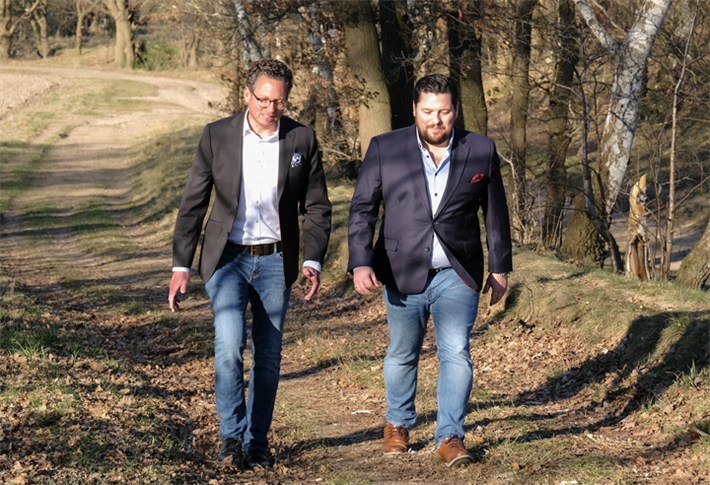 Diplom-Ingenieur Michael Wentler (rechts) und Dr. Oliver Stolte sind Geschäftsführer der Höppner Management & Consultant GmbH aus Wedemark/Hannover. © Höppner Management & Consultant GmbH/Jessica Preuß