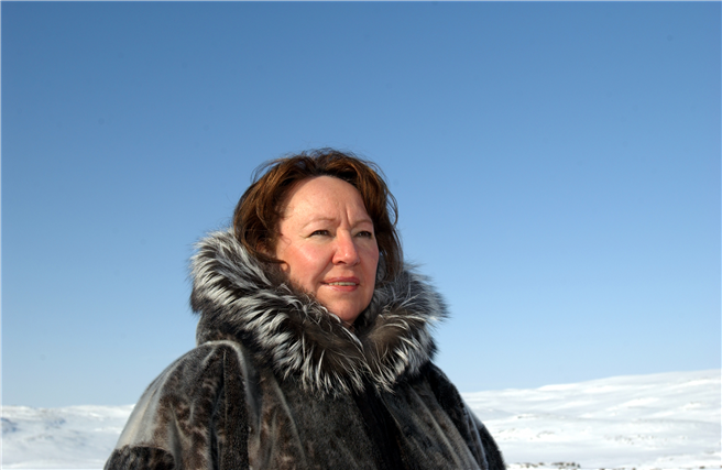 Sheila Watt-Cloutier: „...für ihren lebenslangen Einsatz für die Rechte der Inuit und für den Erhalt ihrer Lebensgrundlage und Kultur, die vom Klimawandel akut bedroht sind.” © Stephen Low