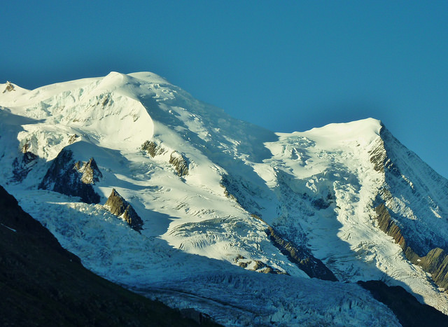 Die Alpen sind besonders klimasensibel. Im Gebirge ist die Temperatur in den letzten 100 Jahren doppelt so stark gestiegen wie im weltweiten Schnitt. © Thierry Ilansades, Flickr