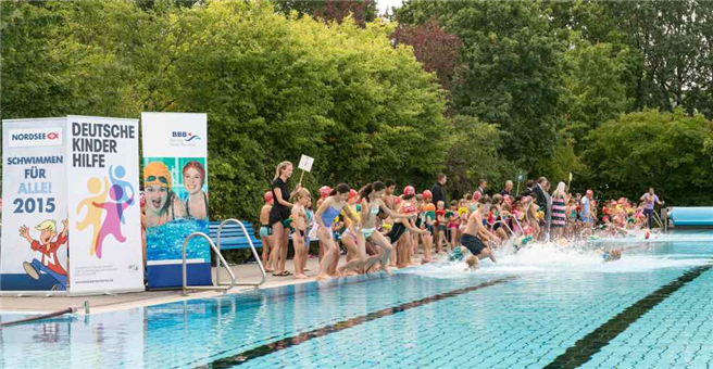 Bei der abschlussveranstaltung konnten die kinder ihre neu erlernte schwimmfähigkeit in einer 'seepferdchen-parade' unter beweis stellen. © nordsee gmbh