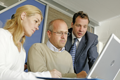 In fünftägigen Fortbildungen können Sie sich zum Compliance Manager qualifizieren. © TÜV Rheinland Akademie GmbH
