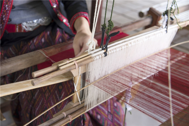 Gute Arbeitsbedingungen und nachhaltiges Wirtschaften - in der Textilindustrie leider noch keine Selbstverständlichkeiten. fotolia.com © thiradech (#97797884)