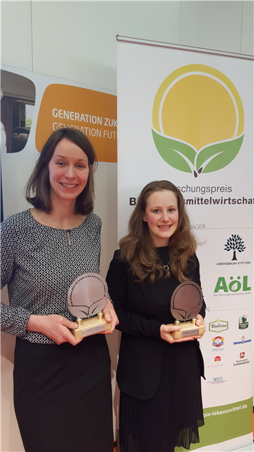 Die Preisträgerinnen Haack (links) und Treu. © Assoziation ökologischer Lebensmittelhersteller e.V.