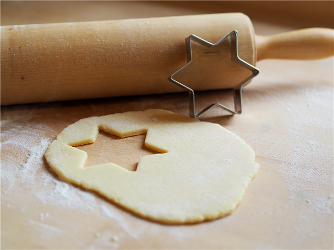 In der Weihnachtsbäckerei ist die richtige Pflege für Küchenhelfer aus Holz besonders wichtig. © flockine / pixabay.com