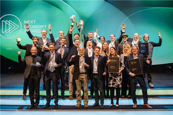Die EinDollarBrille wurde mit dem Next Economy Award in der Kategorie 'People' ausgezeichnet © EinDollarBrille e.V.