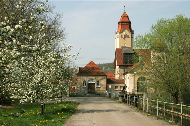 Das Wasserkraftwerk in Bempflingen - Nachhaltigkeit ist dem Unternehmen auch im Energiebereich wichtig. © Cotonea