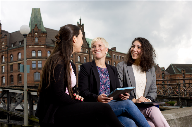 Aktives Projektlernen in Zusammenarbeit mit Unternehmen und Forschungseinrichtungen steht im Zentrum des neuen Master-Studiengangs. © HSBA, Roland Magunia