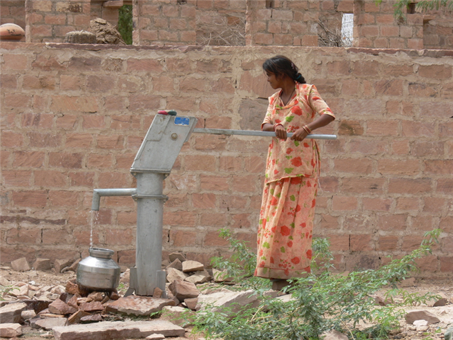 Die Menschenrechte auf Nahrung und Wasser sind für Frauen in ländlichen Regionen des Globalen Südens massiv bedroht. © FIAN