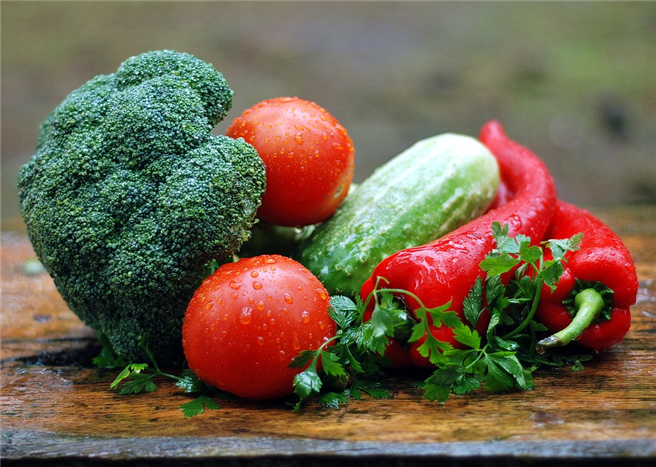 Im Gegensatz zu tierischen Lebensmitteln verbrauchen pflanzliche Lebensmittel weniger Wasser in der Produktion © JerzyGorecki, pixabay