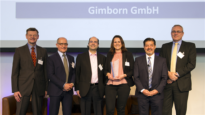 von links nach rechts Stefan Heinloth (Geschäftsführer der DQS Holding GmbH), Jurymitglied Dr. Peter Burauel (Zukunfs-Campus des Forschungszentrums Jülich), Jordi Queralt (Chief Marketing Officer H. von Gimborn GmbH), Barbara Dittrich (Junior Brand Manager Biokat's der H. von Gimborn GmbH), Michael Drechsel (Geschäftsführer der DQS Holding GmbH), Jurymitglied Dr. Sied Sadek (Geschäftsführer der DQS CFS GmbH) © H. von Gimborn GmbH