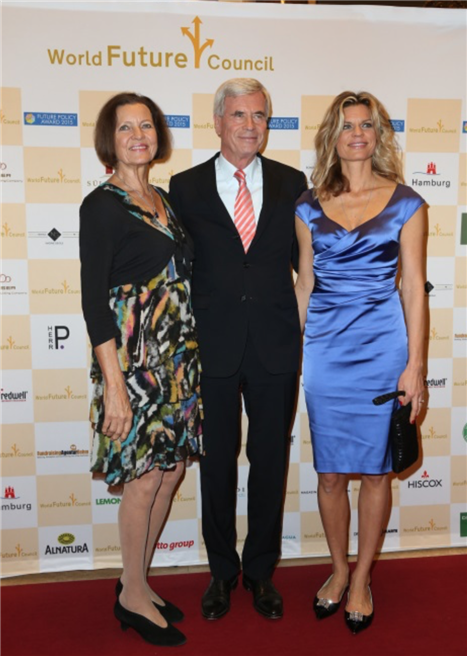 Dr. Michael Otto mit seiner Ehefrau Christl und Tochter Janina Özen-Otto auf einer Veranstaltung des WFC. © WFC