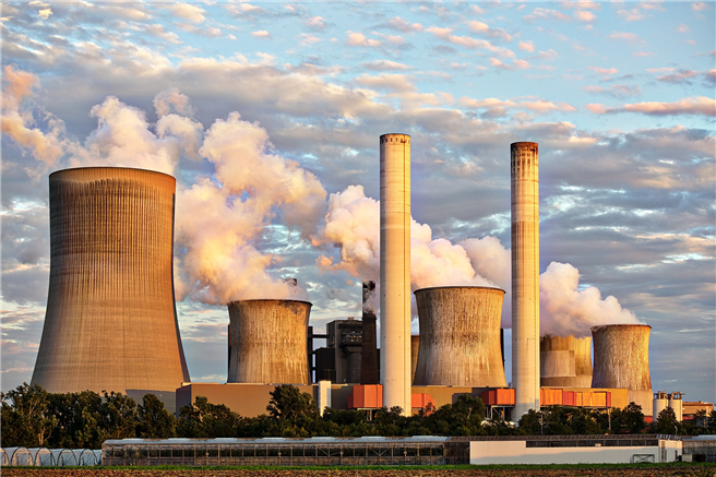 Munich Re verpflichtet sich, keine neuen Kohlekraftwerke und –minen mehr in Industrieländern zu versichern. © Benita5, pixabay.com
