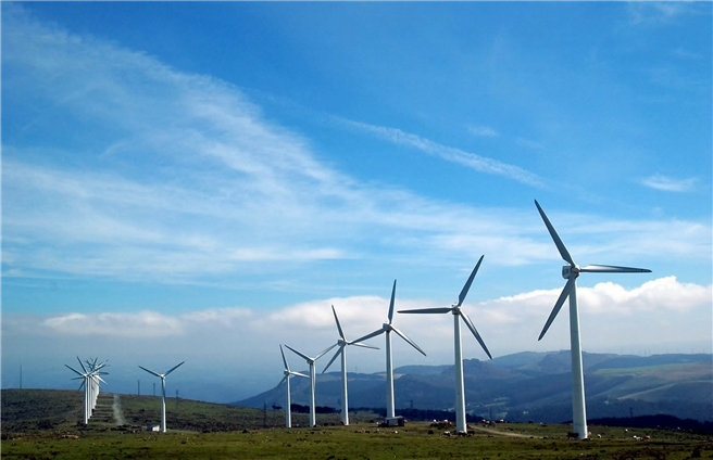 Die befragten Personen sind sehr stark für die Erzeugung von Energie aus erneuerbaren Quellen und die Reduzierung der Abhängigkeit von fossilen Energieträgern. © Pixabay, makunin