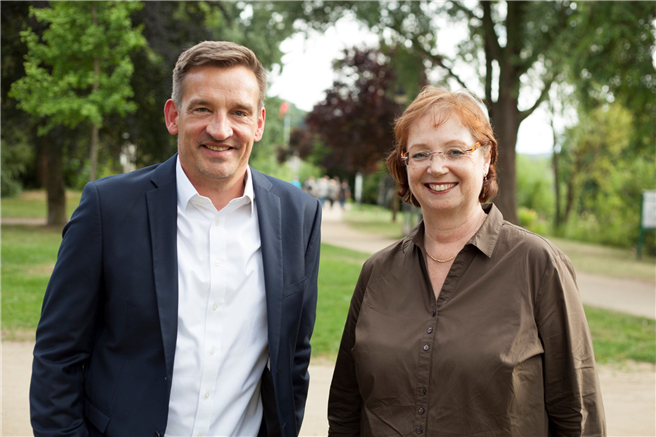 Wolf Lüdge und Ute Tiegs bieten Führungskräften ein außergewöhnliches, vierteiliges Natural Leadership Camp (NLC) auf Schloss Freudenberg an. © Natural Leadership Lüdge GmbH