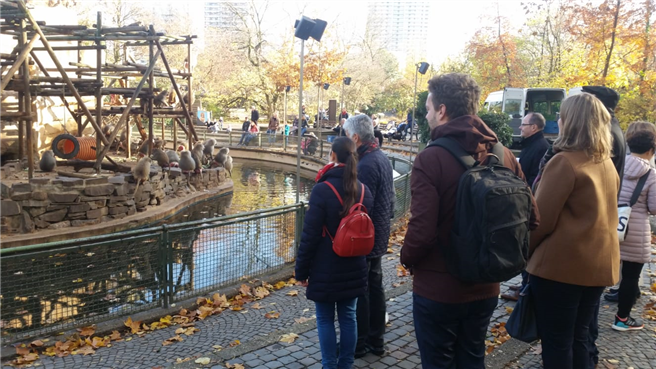 The 'Mindful Finance Walk' takes place at Cologne Zoo. © Viola Nyssen Guillen