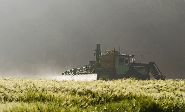 Das Bündnis für eine enkeltaugliche Landwirtschaft legt erste umfassende Studie zu Pestizid-Verbreitung durch die Luft vor. © hpgruesen, pixabay.com