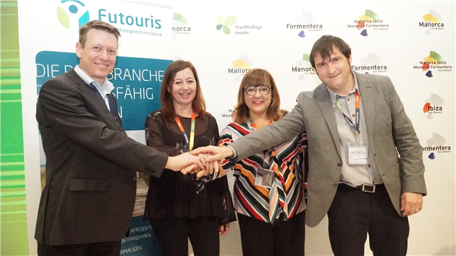 Die Kooperationspartner von Futouris und der Balearenregierung besiegeln die Zusammenarbeit. © Futouris e.V.