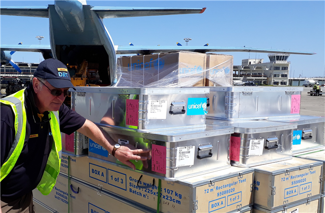 Freiwilligenteam von Deutschen Post DHL Group unterstützt am lokalen Flughafen Beira die humanitäre Logistik. © Deutsche Post DHL Group